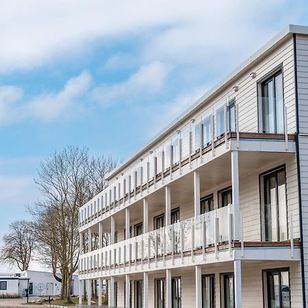 Marina Martinshafen - Lotsenhaus Hotell Neuhof  Exteriör bild