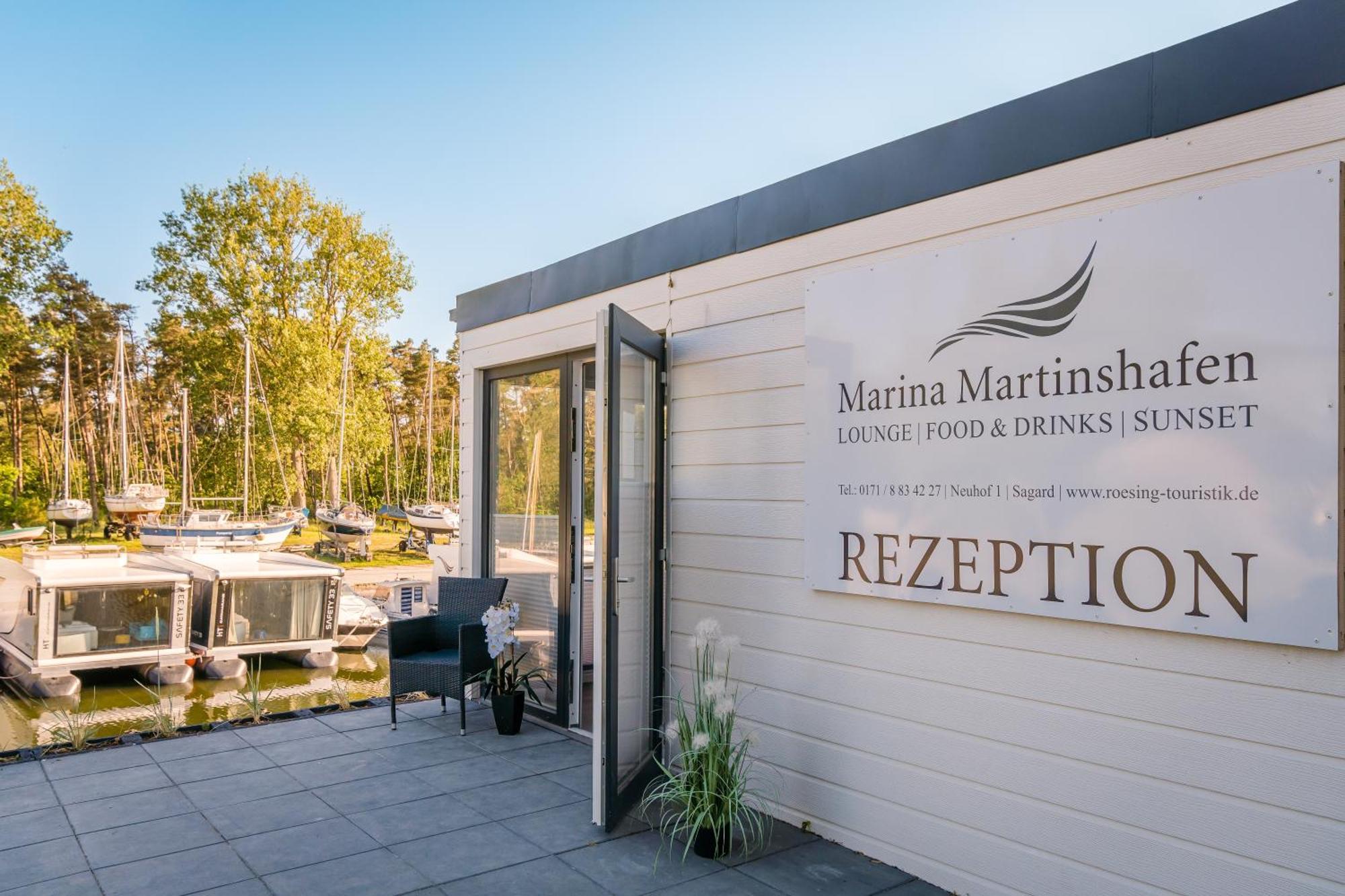 Marina Martinshafen - Lotsenhaus Hotell Neuhof  Exteriör bild